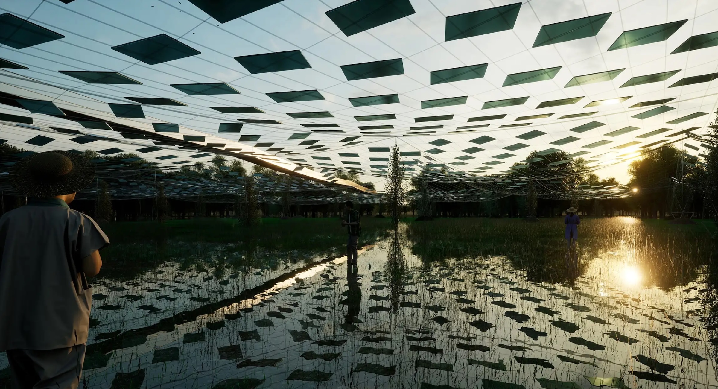 Deutsch: A-GRID Agrivoltaiks-Installation über einer gefluteten Reisfeldlandschaft bei Sonnenuntergang, mit schwebenden PV-Modulen und arbeitenden Personen im Feld. English: A-GRID agrivoltaics installation above a flooded rice field at sunset, featuring suspended PV modules and people working in the landscape.